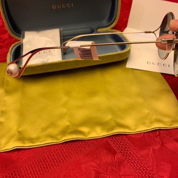 Women’s Gucci Shades